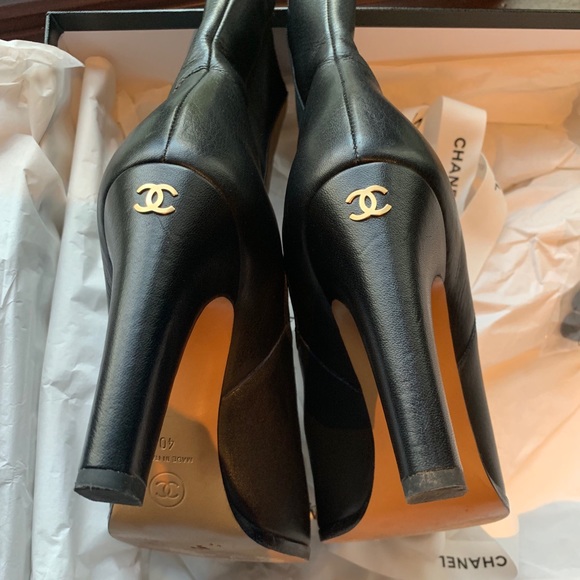 Chanel black high heeled low boots gold CC logo - Picture 3 of 6